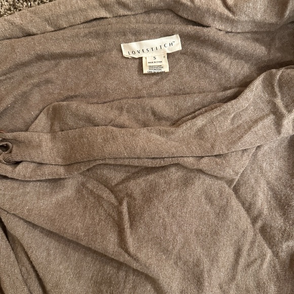 Lovestitch poncho size small - Picture 2 of 4